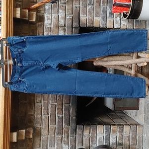 Women's Venus Lift Blue Jeans; size 12